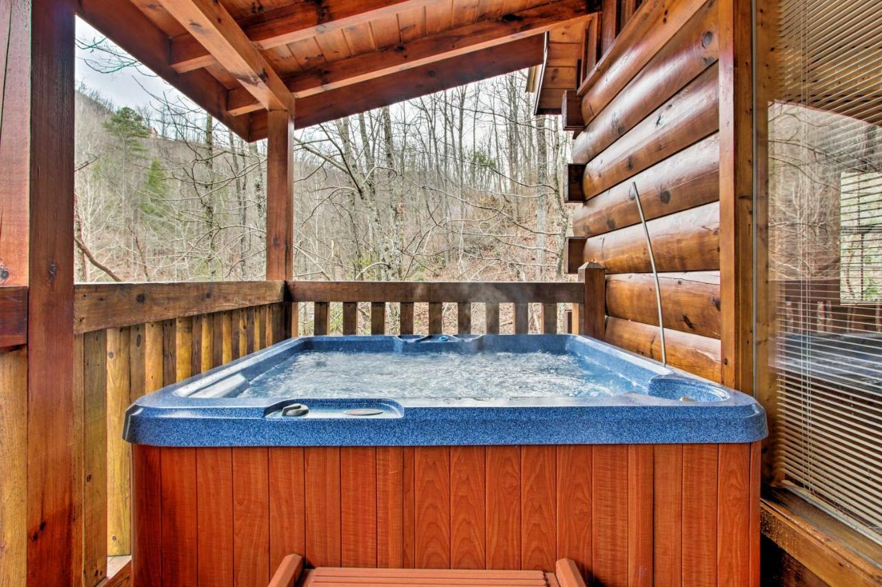 Gatlinburg Mountainside Escape With Deck And Hot Tub! Βίλα Εξωτερικό φωτογραφία