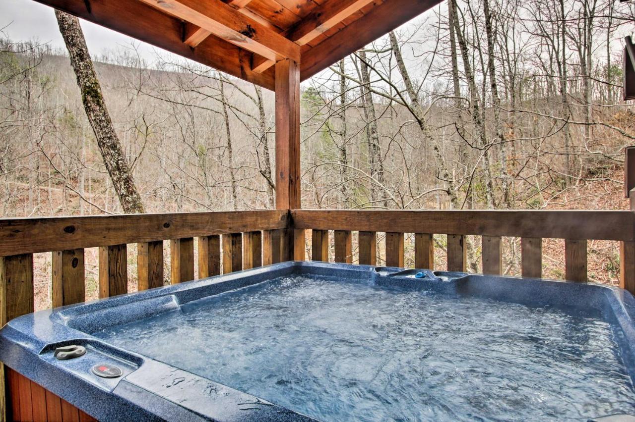 Gatlinburg Mountainside Escape With Deck And Hot Tub! Βίλα Εξωτερικό φωτογραφία